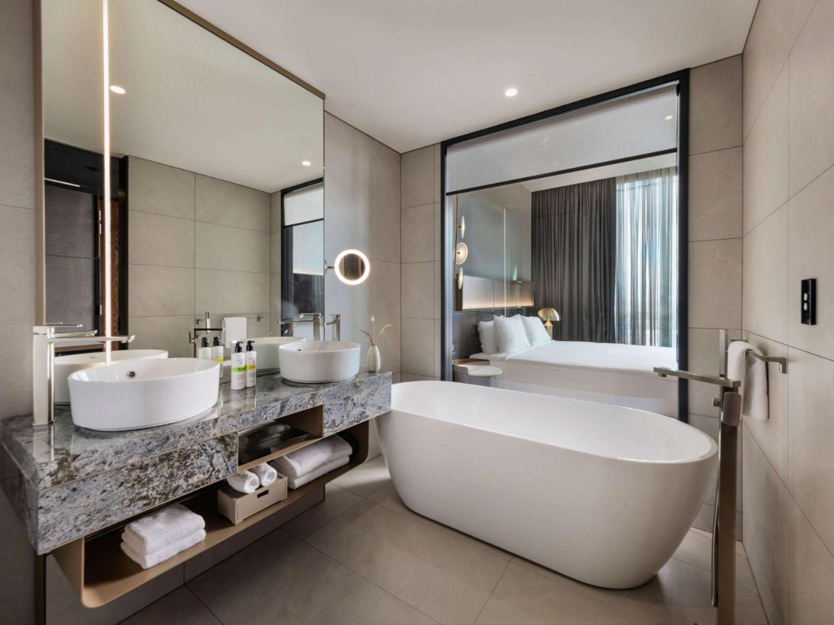 Pullman Auckland Airport Hotel Ngoại thất bức ảnh Bathroom
