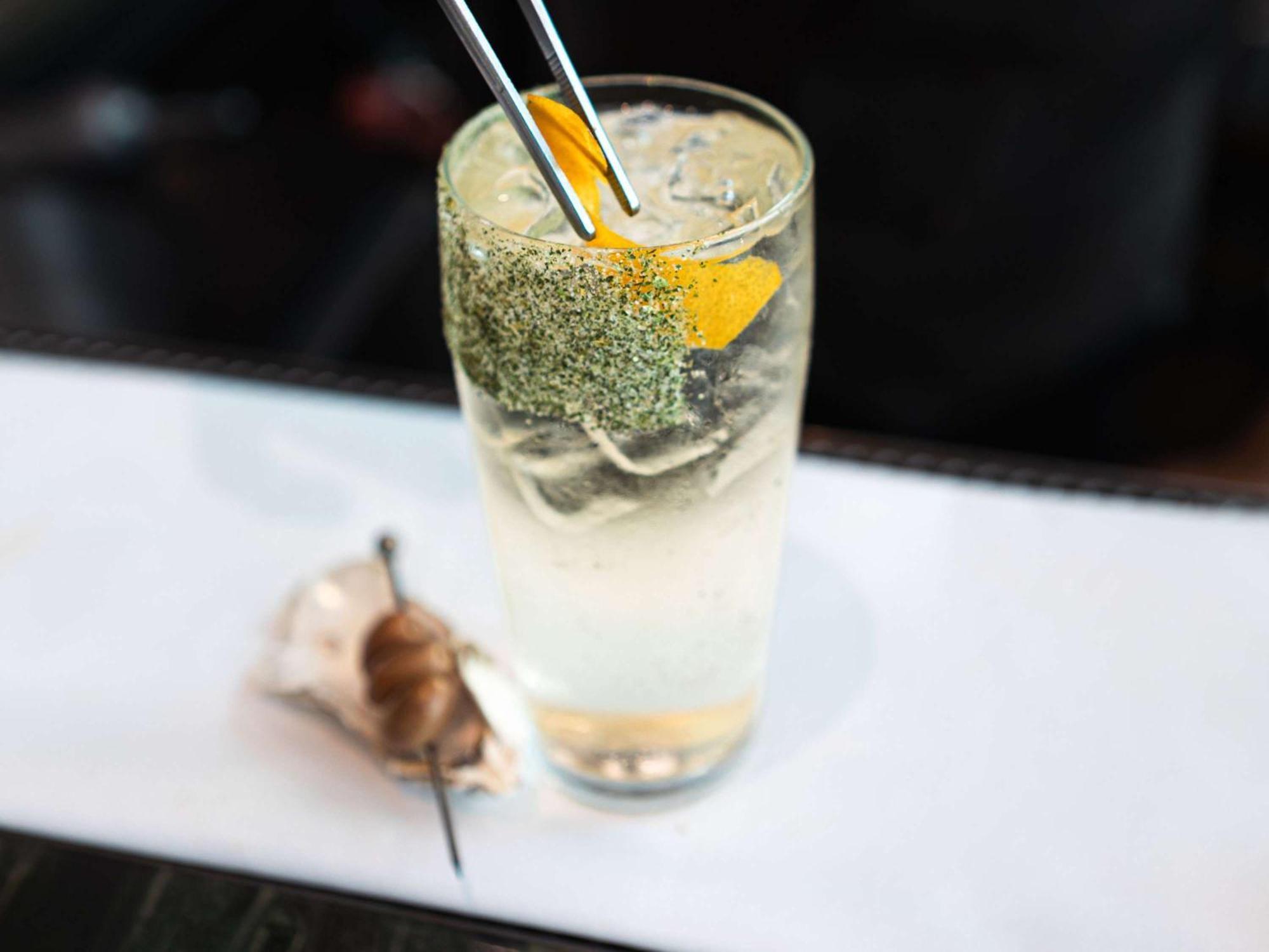 Pullman Auckland Airport Hotel Ngoại thất bức ảnh A French 75