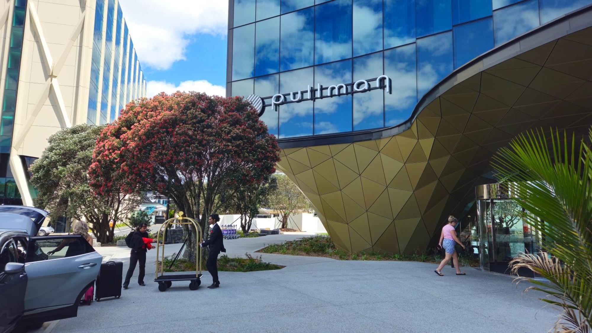 Pullman Auckland Airport Hotel Ngoại thất bức ảnh South entrance